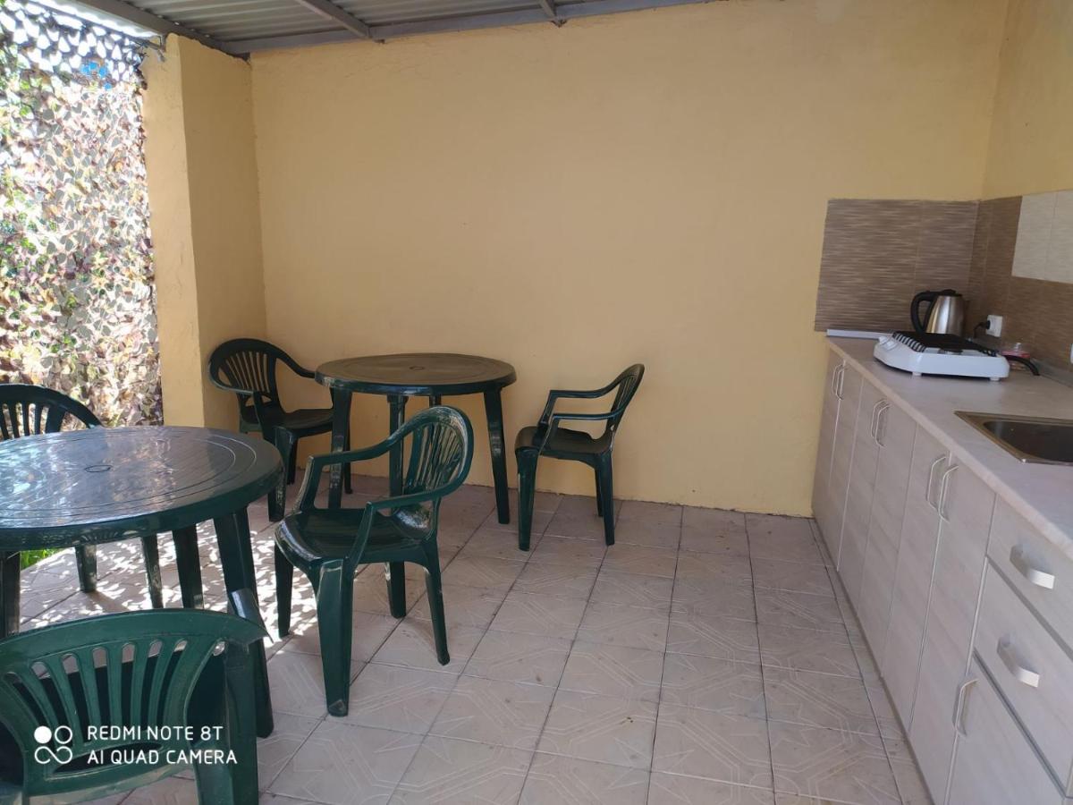 Small Guest House Lasurne Exterior foto